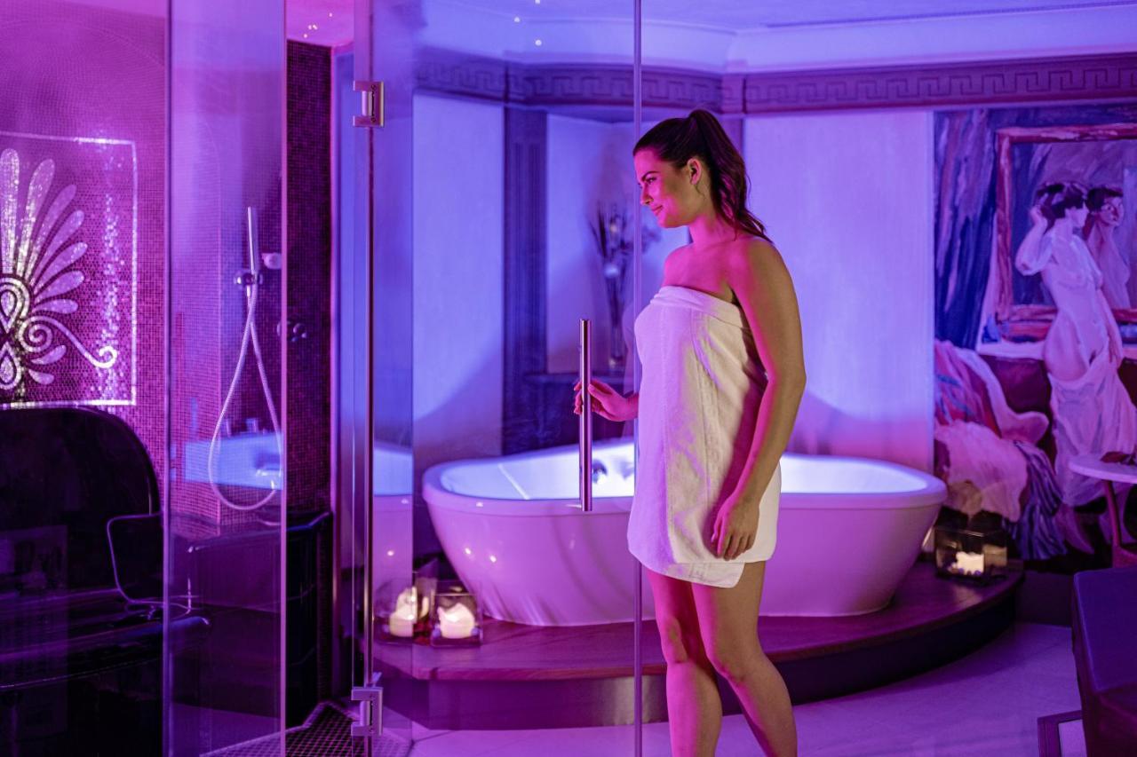 Savoy Dolomites Luxury & Spa Hotel Селва ди Вал Гардена Екстериор снимка