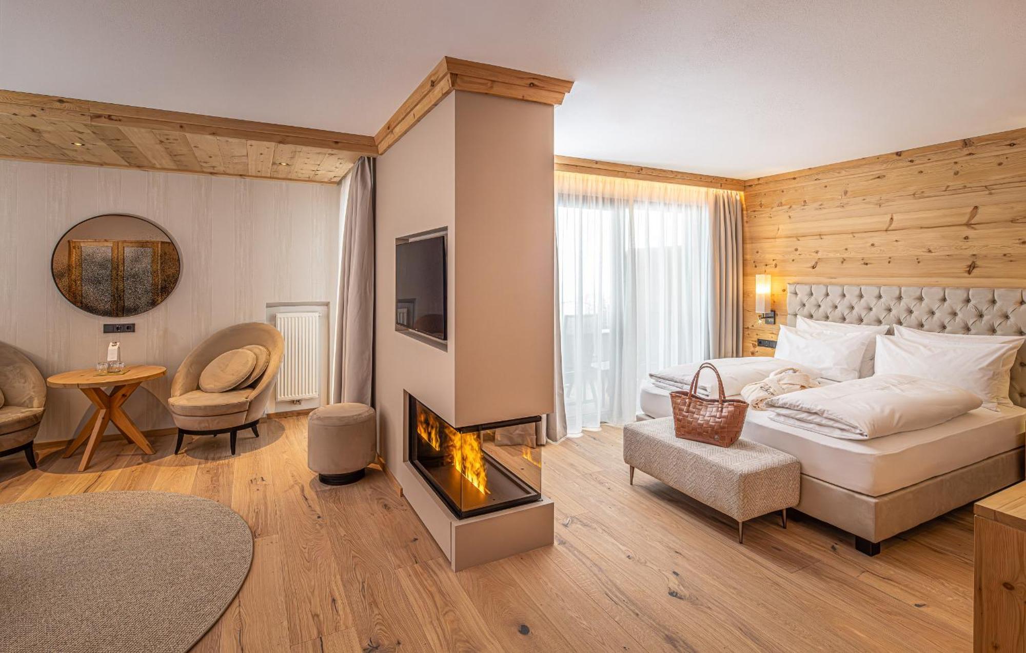 Savoy Dolomites Luxury & Spa Hotel Селва ди Вал Гардена Екстериор снимка