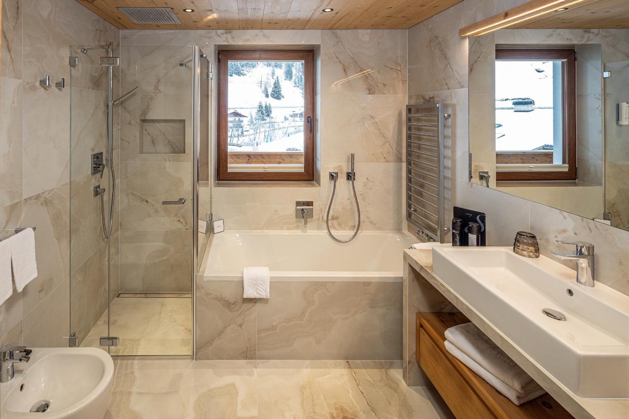 Savoy Dolomites Luxury & Spa Hotel Селва ди Вал Гардена Екстериор снимка