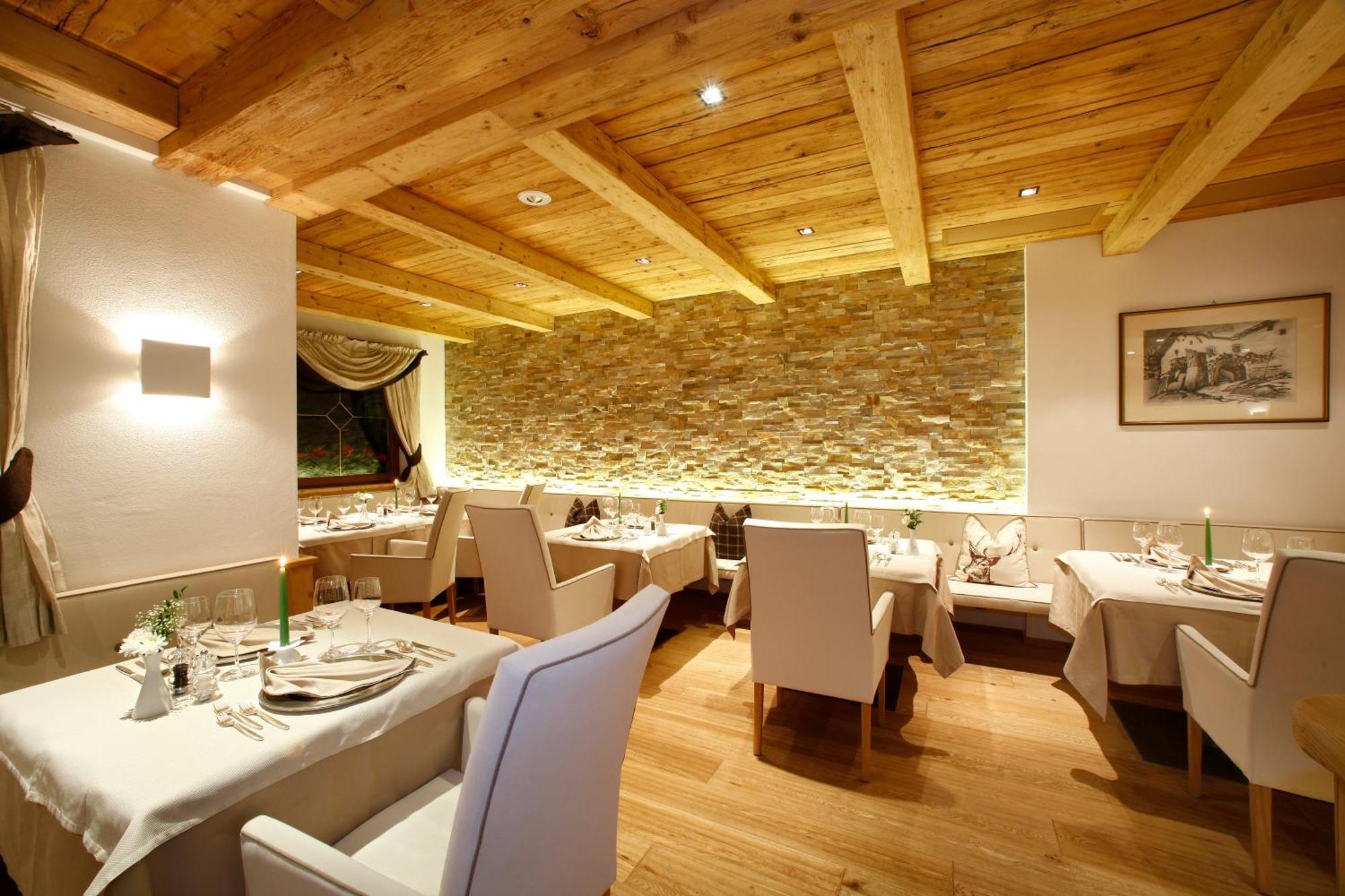 Savoy Dolomites Luxury & Spa Hotel Селва ди Вал Гардена Екстериор снимка
