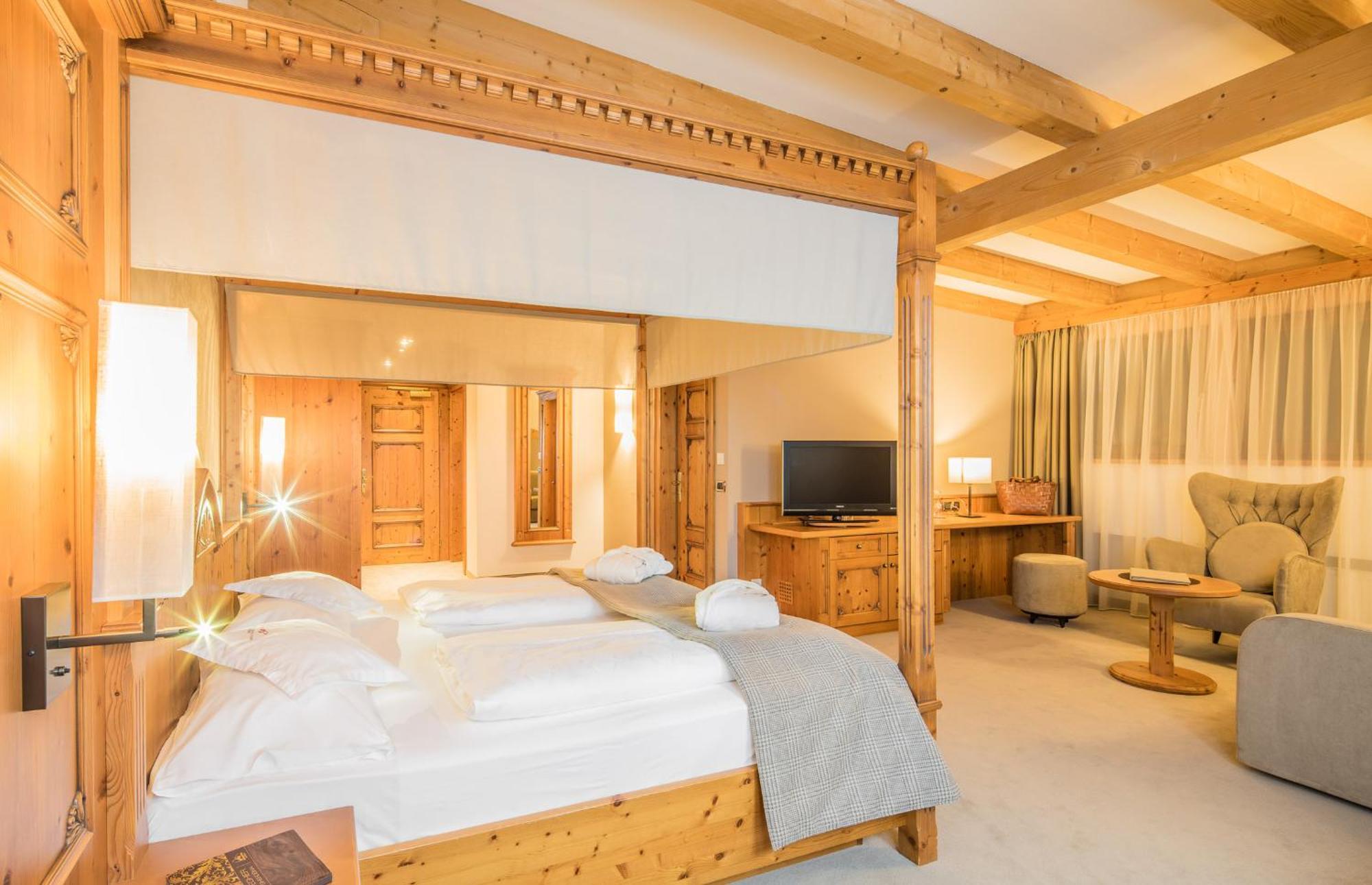 Savoy Dolomites Luxury & Spa Hotel Селва ди Вал Гардена Екстериор снимка