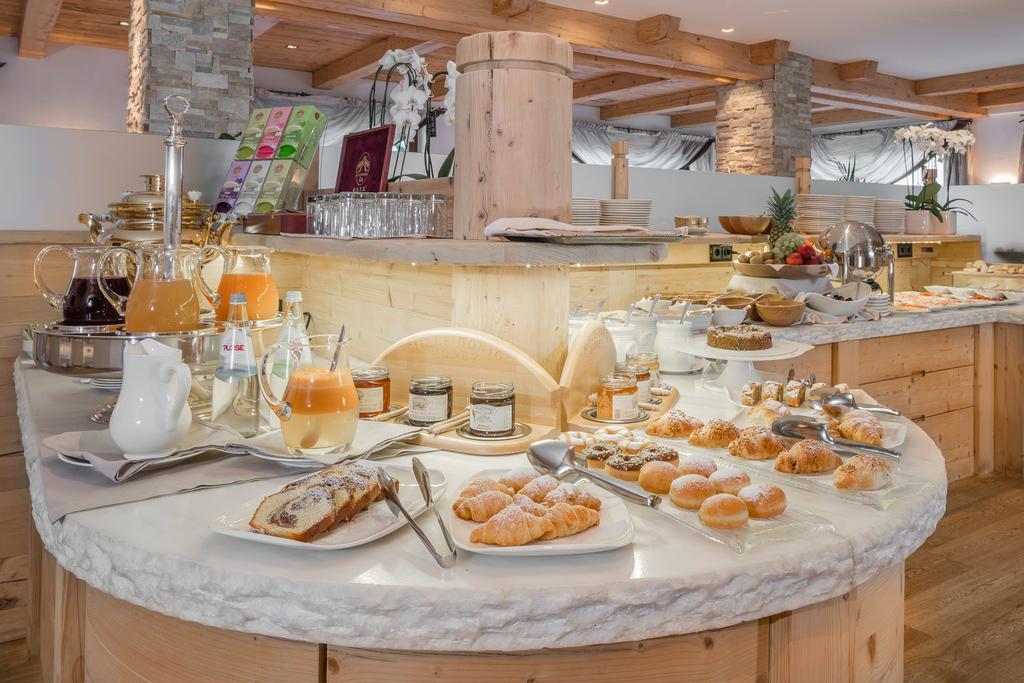 Savoy Dolomites Luxury & Spa Hotel Селва ди Вал Гардена Екстериор снимка