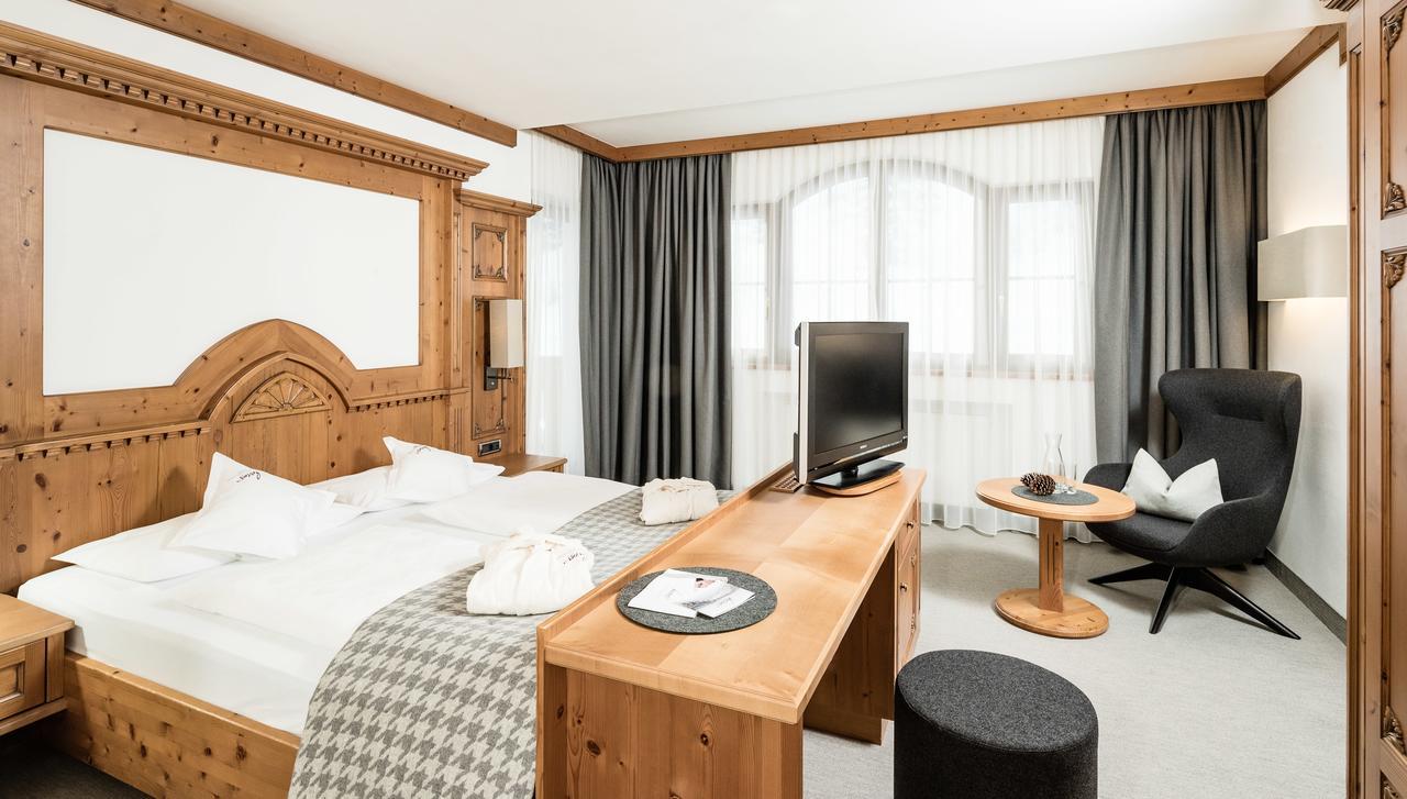 Savoy Dolomites Luxury & Spa Hotel Селва ди Вал Гардена Екстериор снимка
