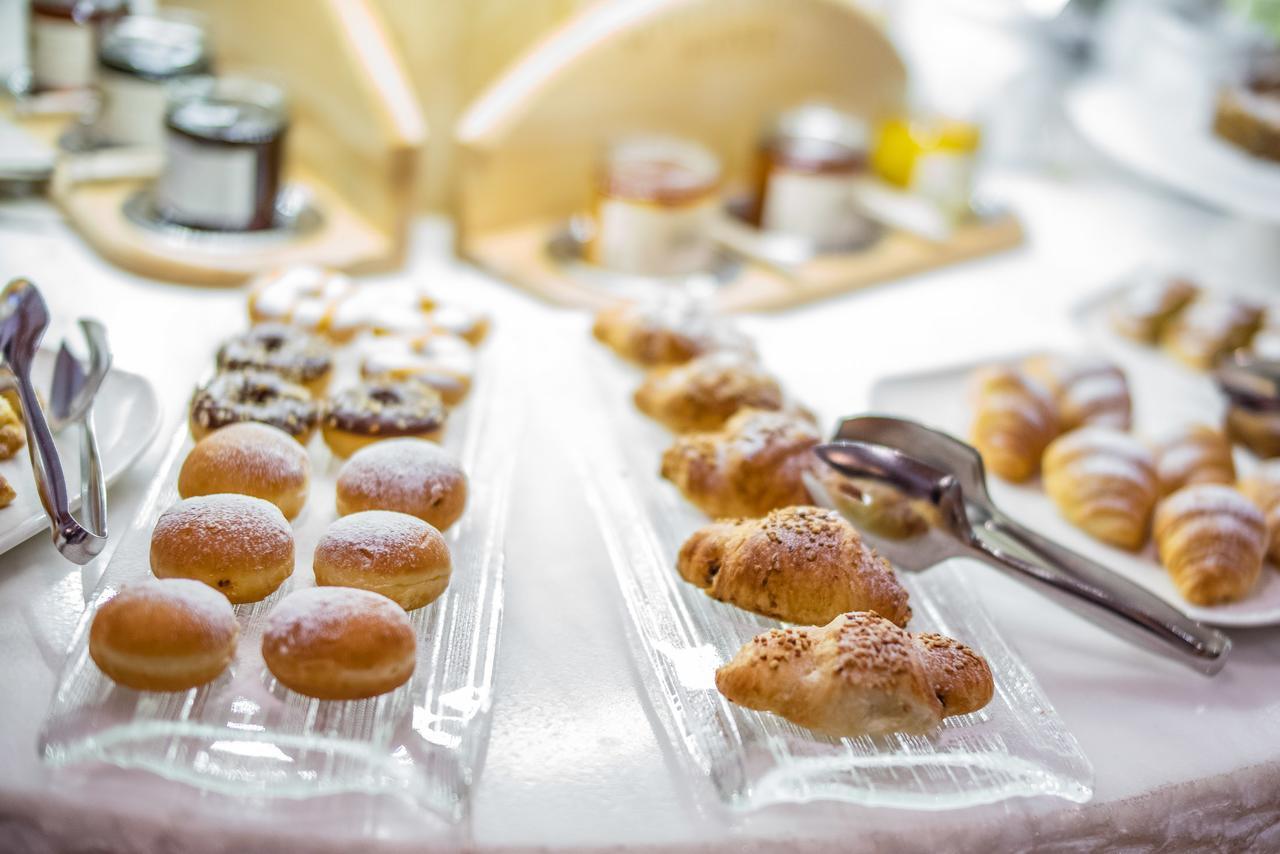 Savoy Dolomites Luxury & Spa Hotel Селва ди Вал Гардена Екстериор снимка