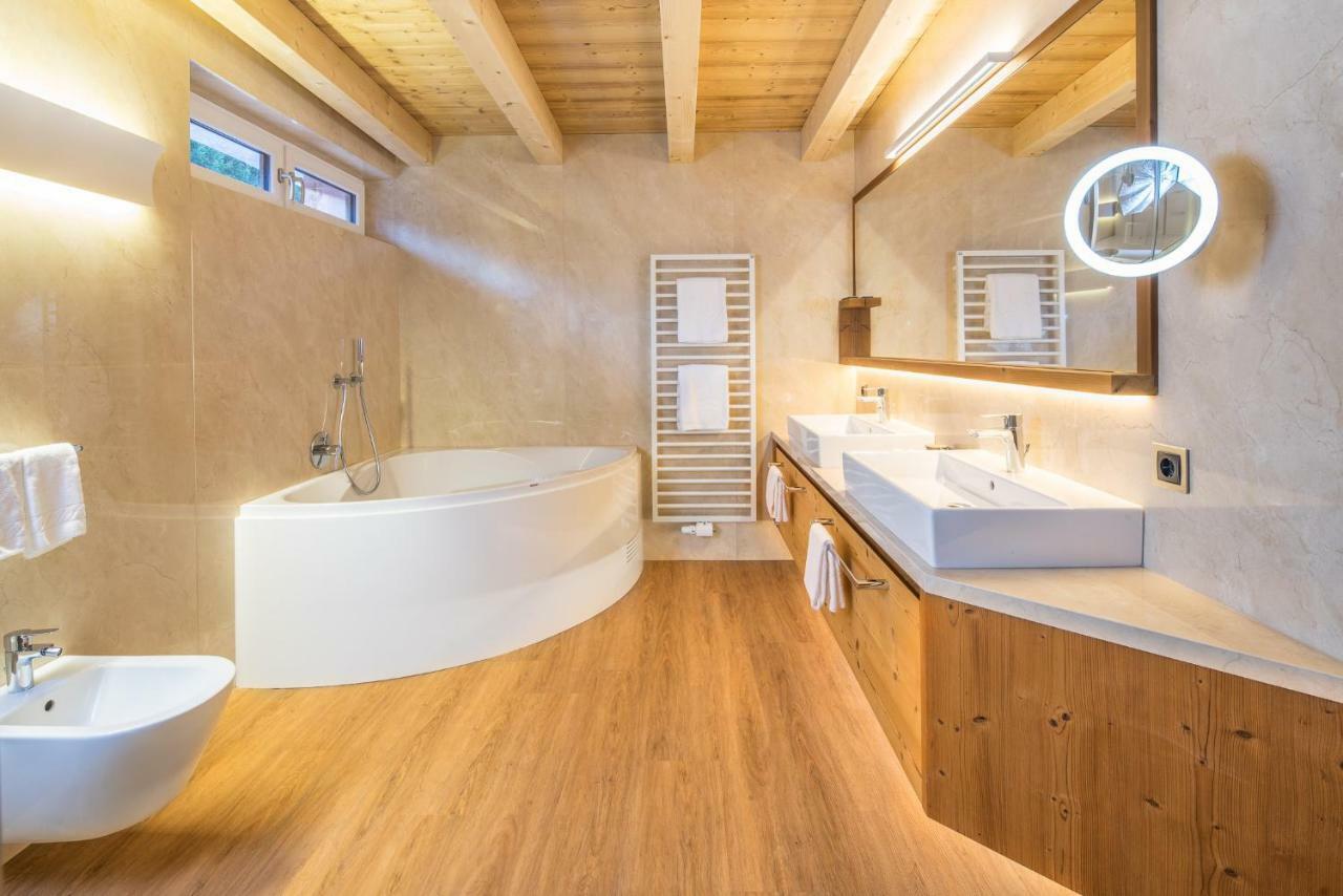 Savoy Dolomites Luxury & Spa Hotel Селва ди Вал Гардена Екстериор снимка